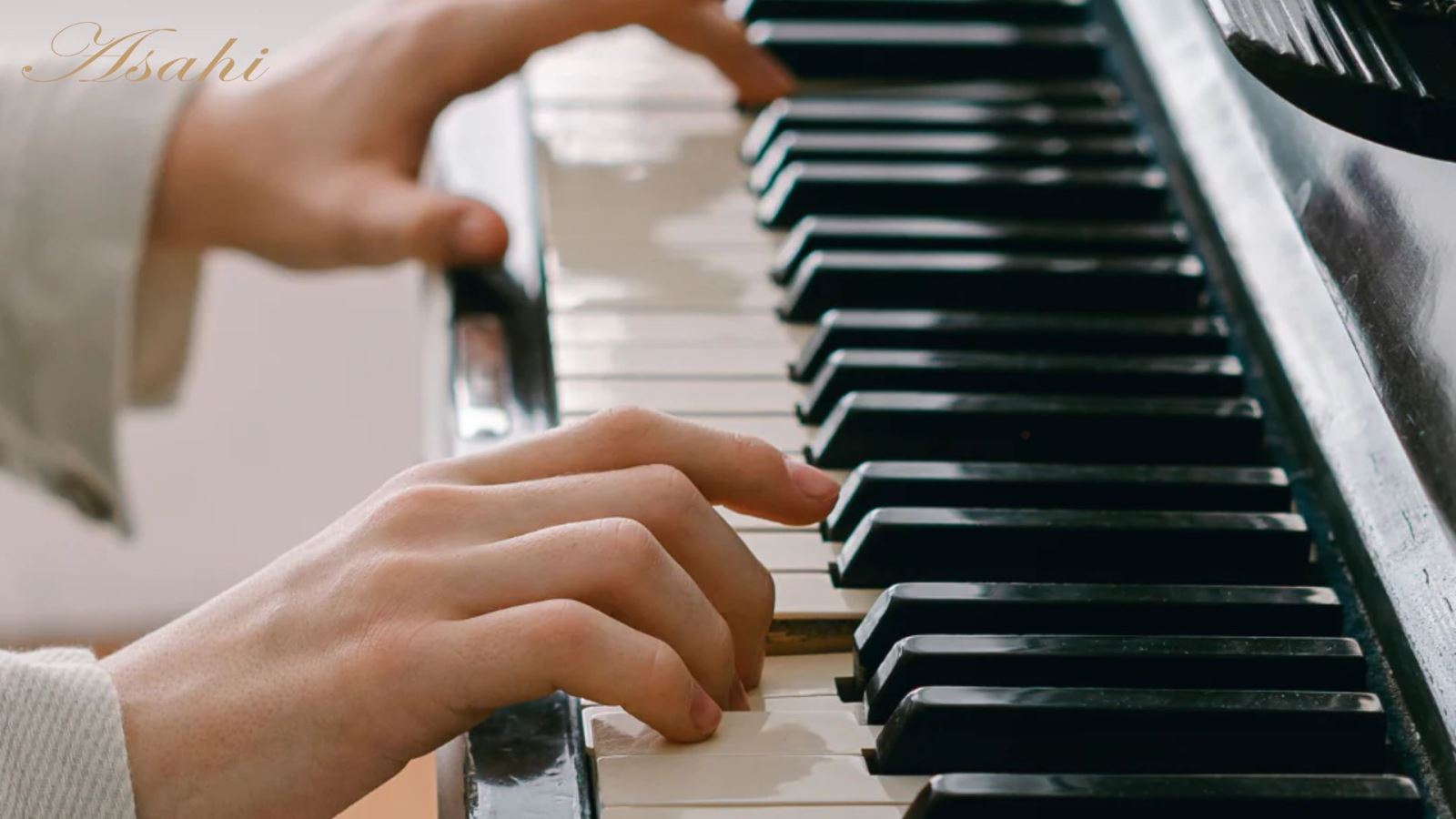 Cảm giác phím quan trọng hơn số lượng âm sắc khi học piano điện