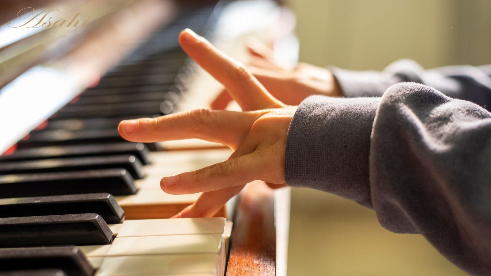 Luyện tập ghi nhớ nốt bằng cách khớp âm thanh với phím đàn piano điện