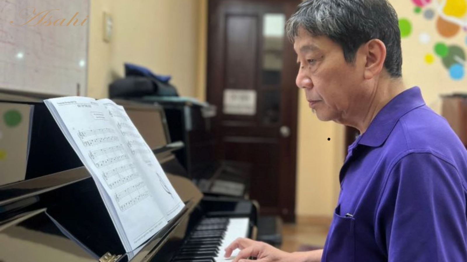 Người lớn tuổi chơi piano giúp duy trì trí nhớ và ngăn ngừa lão hóa não