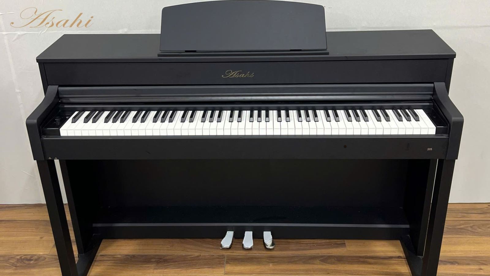 Thiết kế piano điện Asahi gọn gàng giúp tối ưu không gian phòng học âm nhạc